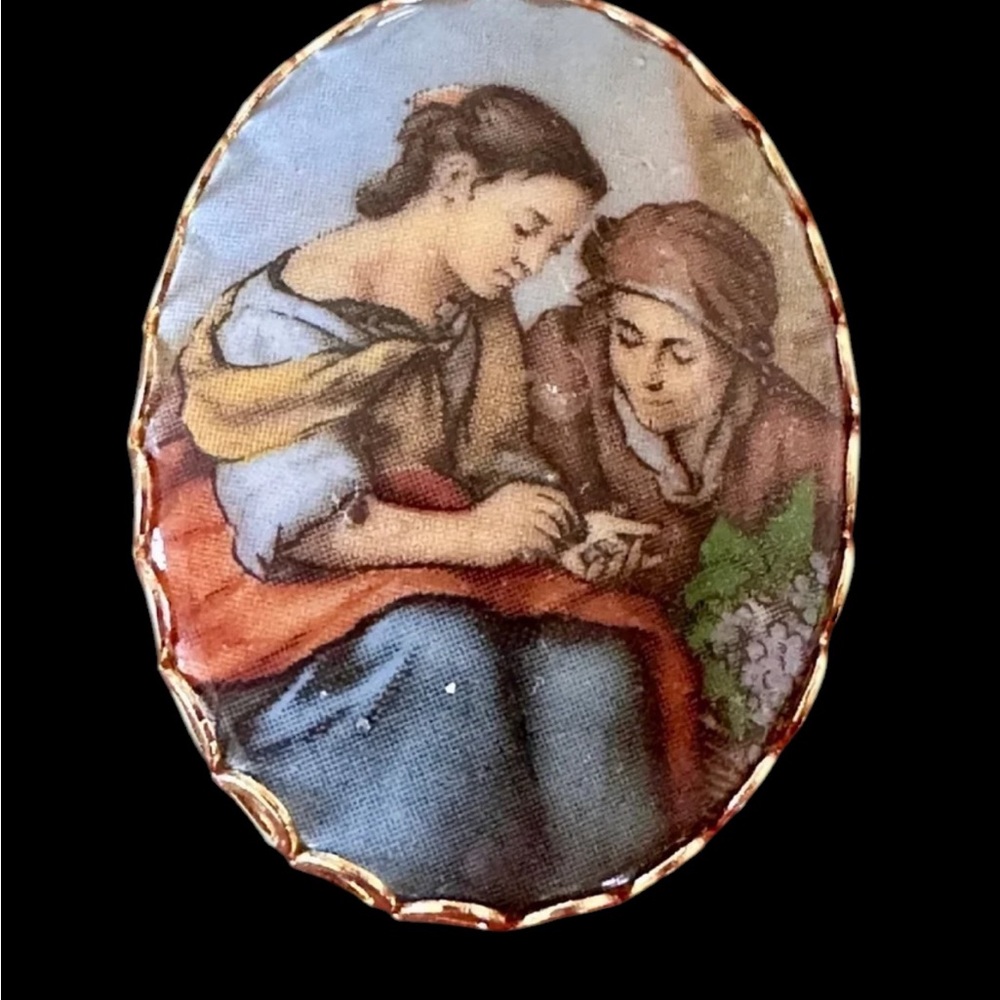 Vintage Traditional Style Figural Painted Porcelain Oval Yellow Gold Tone Pin Br